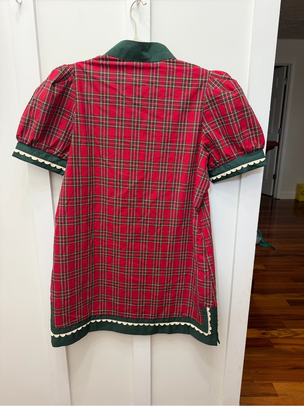 entro Red Plaid Tunic with Dark Green Trim and Cream Scallops - Picture 4 of 6